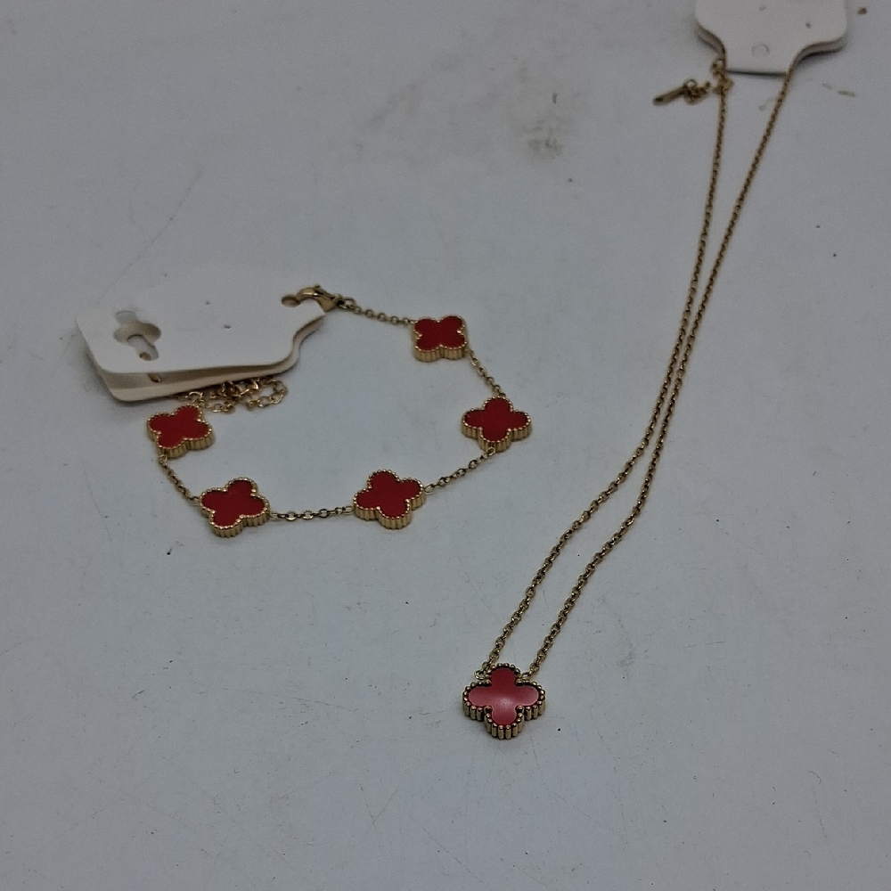 NWT Gold and Red Clover Designer Necklace and Bracelet Set